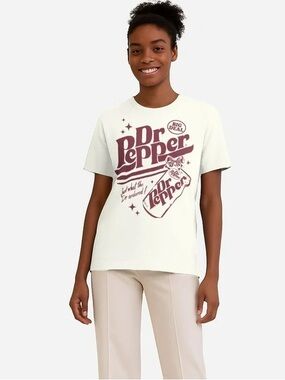 Dr. Pepper Women's Vintage Short Sleeve Graphic Tee NWT